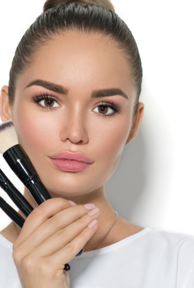 نحت الوجه بالمكياج بخطوات جديدة