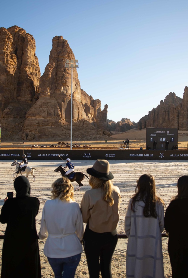 "رﯾﺗﺷﺎرد ﻣﯾل" راﻋﯾﺎ ﻟﺑطوﻟﺔ اﻟﻌﻼ ﻟﺑوﻟو اﻟﺻﺣراء 2022