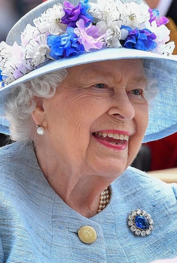 الملكة إليزابيث الثانية ترسل رسالة مؤثرة بعد إصابتها بالكورونا