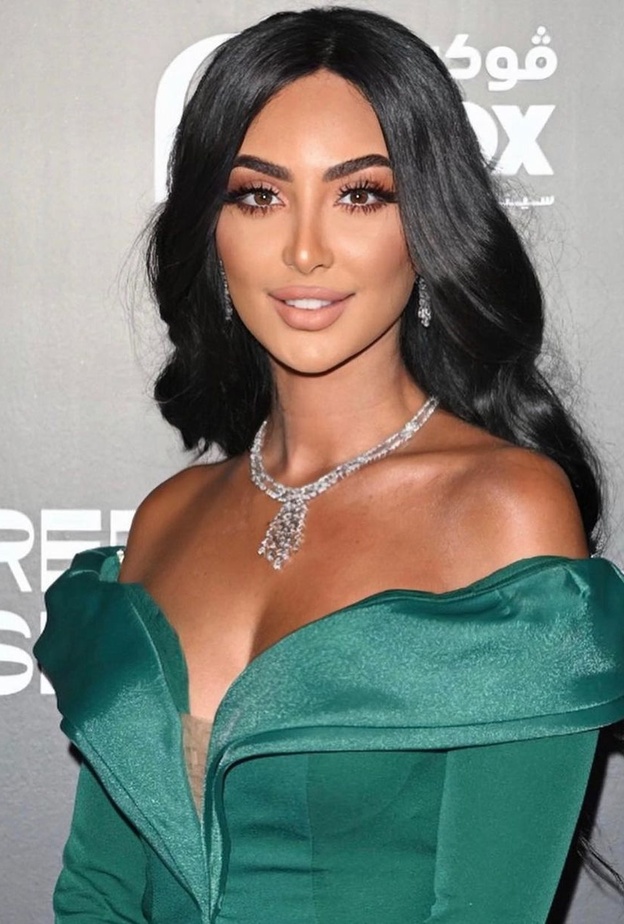 صور ترصد الشبه اللافت بين نور الغندور وفاشينيستا كويتية