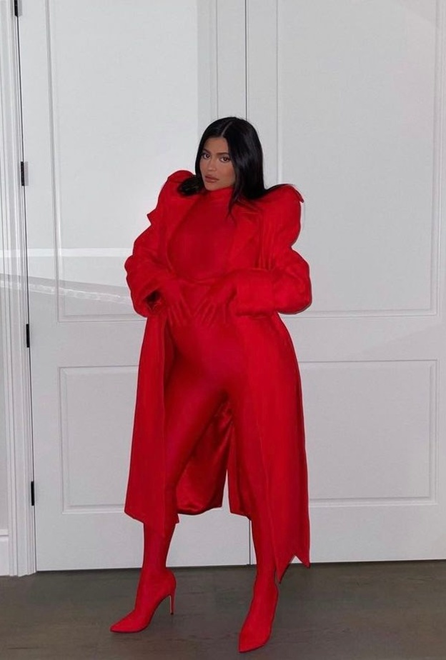 صور إطلالات كايلي جينير جريئة وساحرة خلال فترة حملها