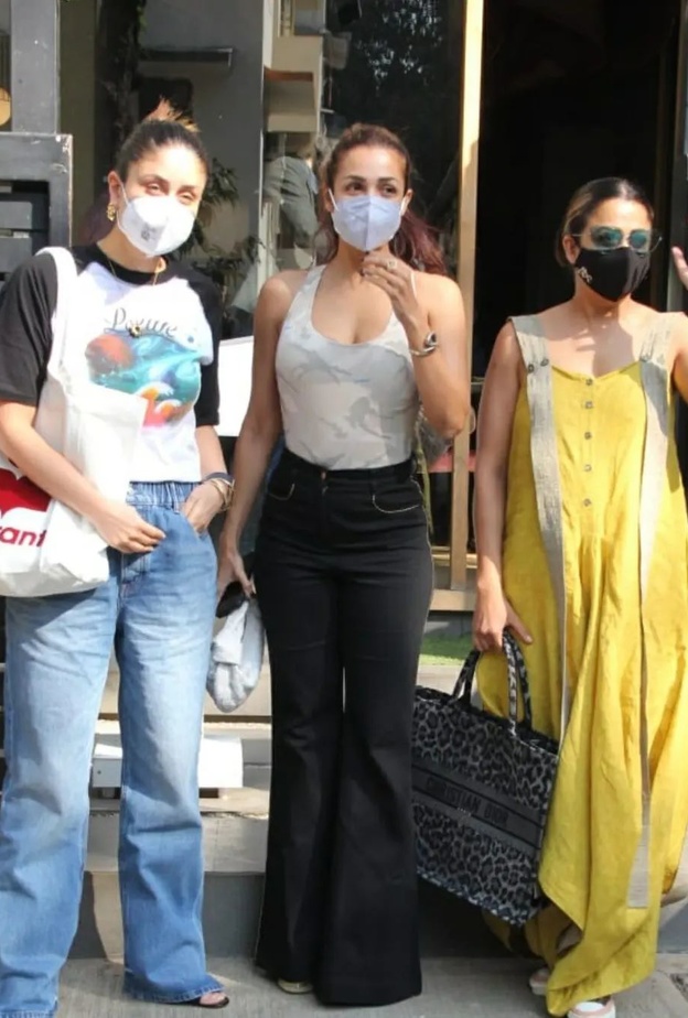 أحدث ظهور لكارينا كابور بصحبة صديقتيها ماليكا وأمريتا أرورا