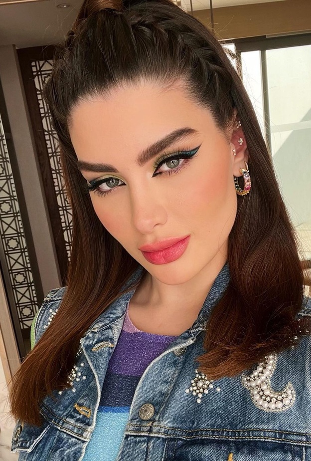 طريقة تطبيق آيلانير عصري من وحي أحدث اطلالة لروان بن حسين