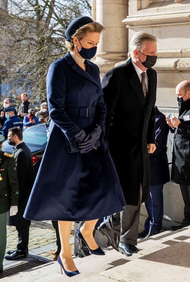 الملك ألبرت والأميرة ديلفين يقومان بأولى مهماتهما الرسمية معا