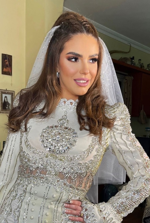 دنيا عبد العزيز