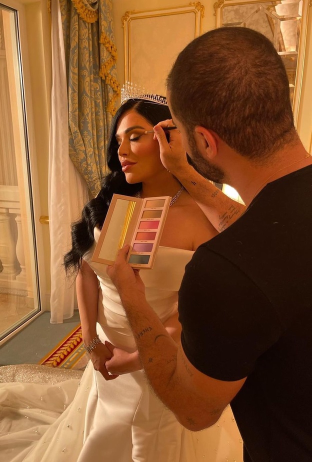 تفاصيل الإطلالة الجمالية لـ منى قطان في حفل زفافها ..بالصور