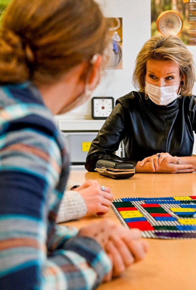 الملكة ماتيلد تزور مدرسة Zonnebos الثانوية في غرايفينويزل Gravenwezel