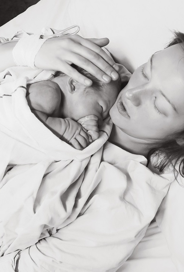 7 علامات تؤكد أن جرح الولادة القيصرية ملتهب