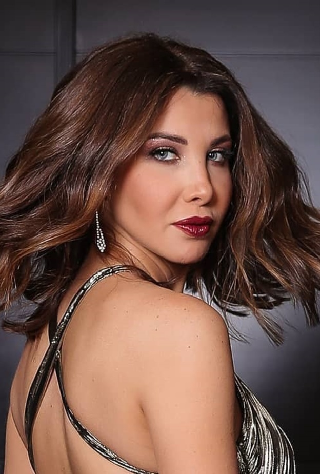 تسريحات شعر مرحة للشابات بأسلوب نانسي عجرم لمناسبة يوم الحب 