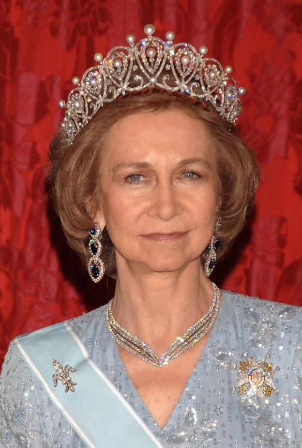 تاج Cartier Pearl and Diamond Tiara من المجوهرات الملكية للملكة صوفيا من توقيع كارتييه