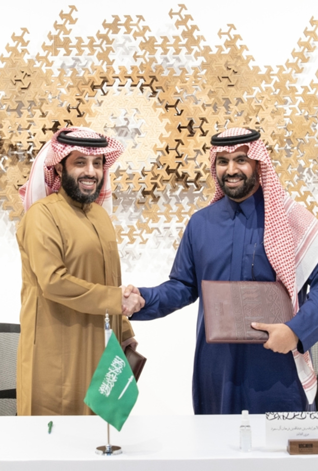 صاحب السمو الأمير بدر بن عبد الله بن فرحان آل سعود و معالي الأستاذ تركي بن عبد المحسن آل الشيخ - المصدر وزارة الثقافة