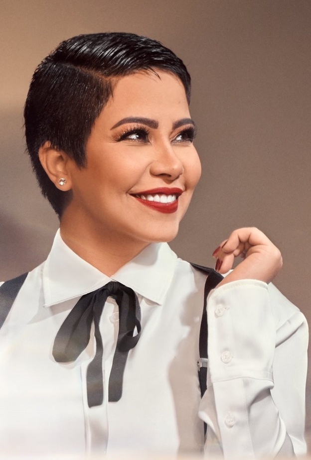  شيرين عبد الوهاب تتألق بإطلالة جديدة بالشعر القصير 