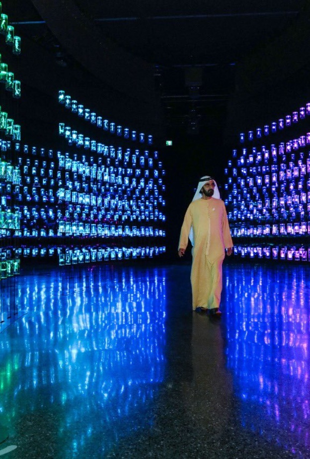 محمد بن راشد يطلّع على تجارب متحف المستقبل.. المبنى الأجمل بالعالم