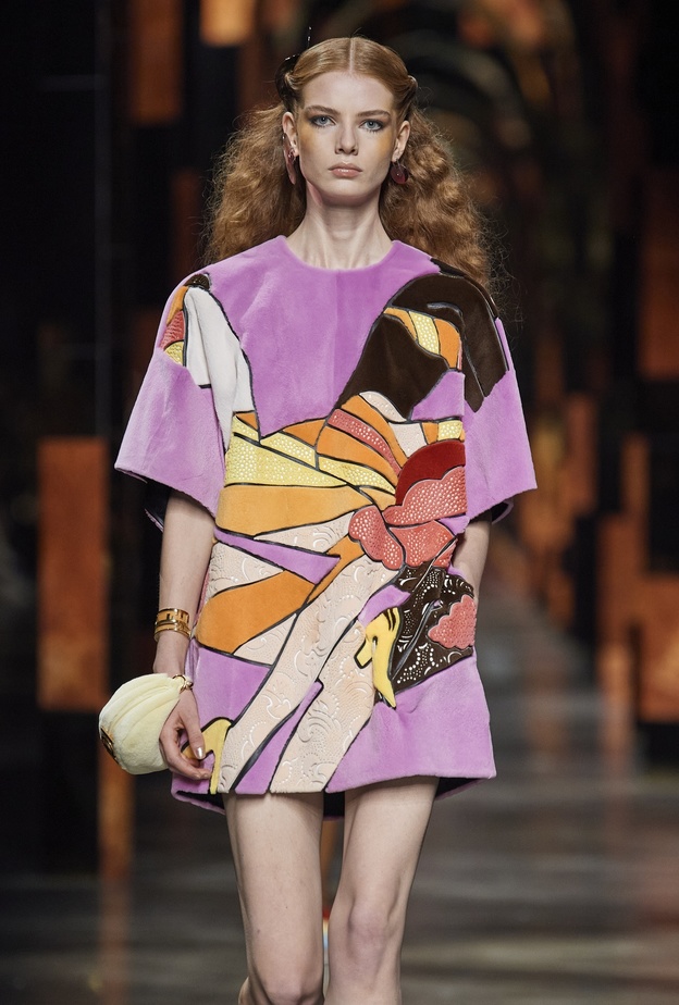 موديلات فساتين قصيرة 2022 متعدد الألوان من Fendi