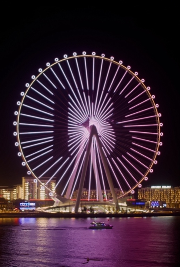 أحمر الشفاه آيكون من فنتي بيوتي يستحوذ على عين دبي