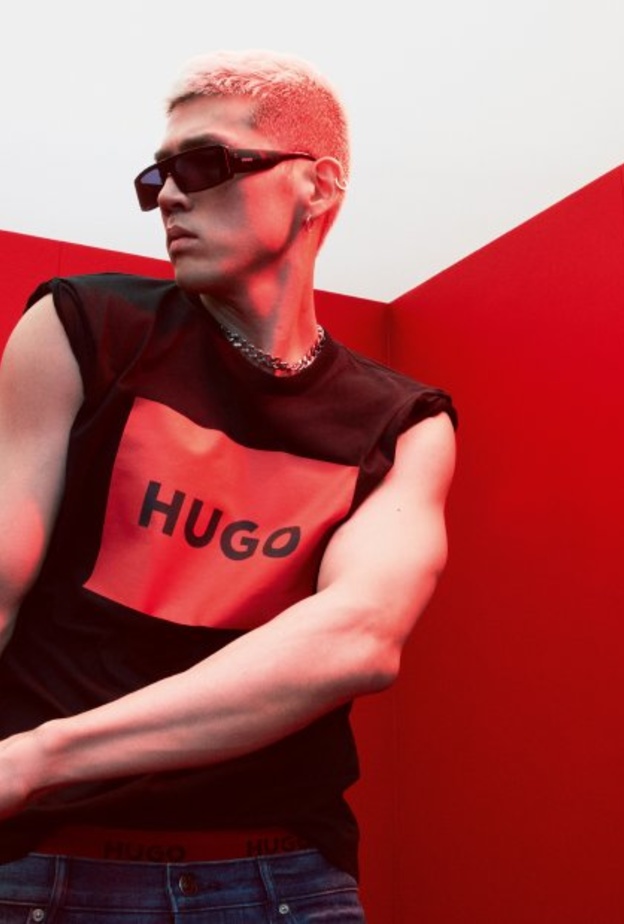 HUGO BOSS تطلق حملتَين عالميتين بمشاركة ألمع النجوم