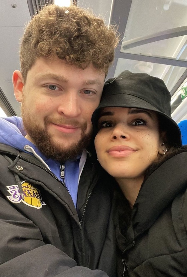 نور عمرو دياب مع خطيبها