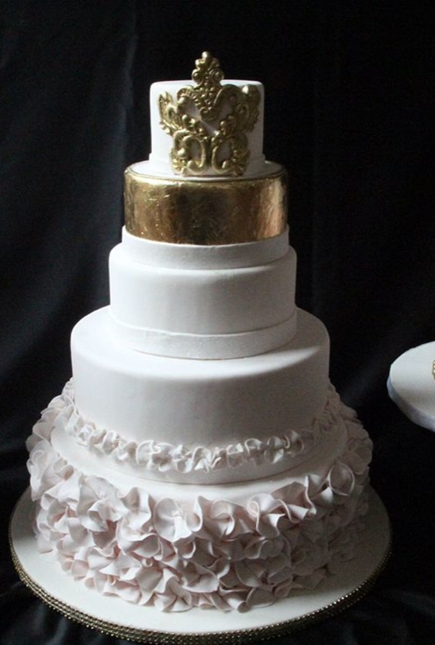 كعكات الزفاف المستوحاة من الأحجار الكريمة والمجوهرات