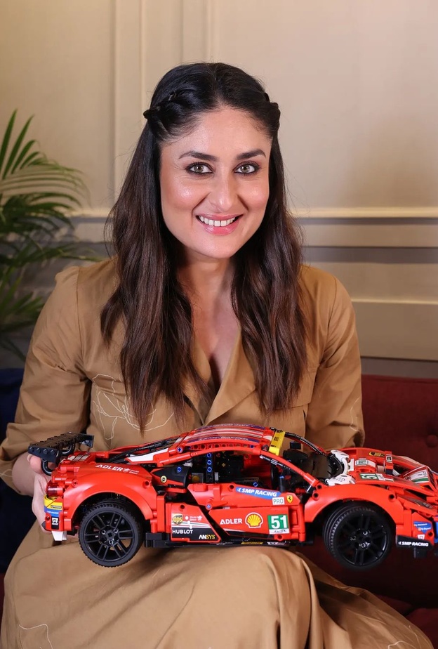 كارينا كابور تحتفل بعيد الميلاد الأول لطفلها الأصغر