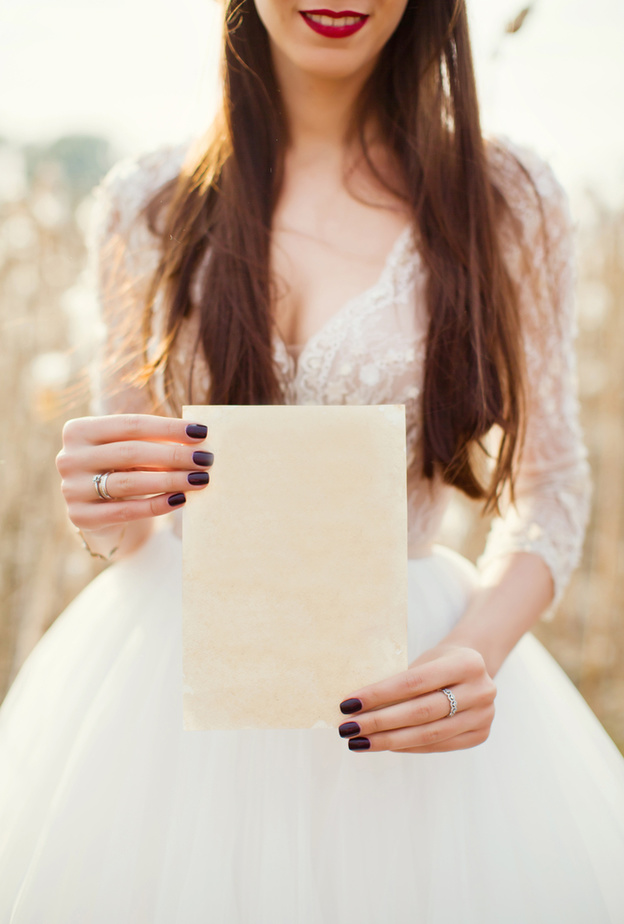 عروس تصبح حديث مواقع التواصل بعد نشرها قواعدها الخاصة بحفل زفافها