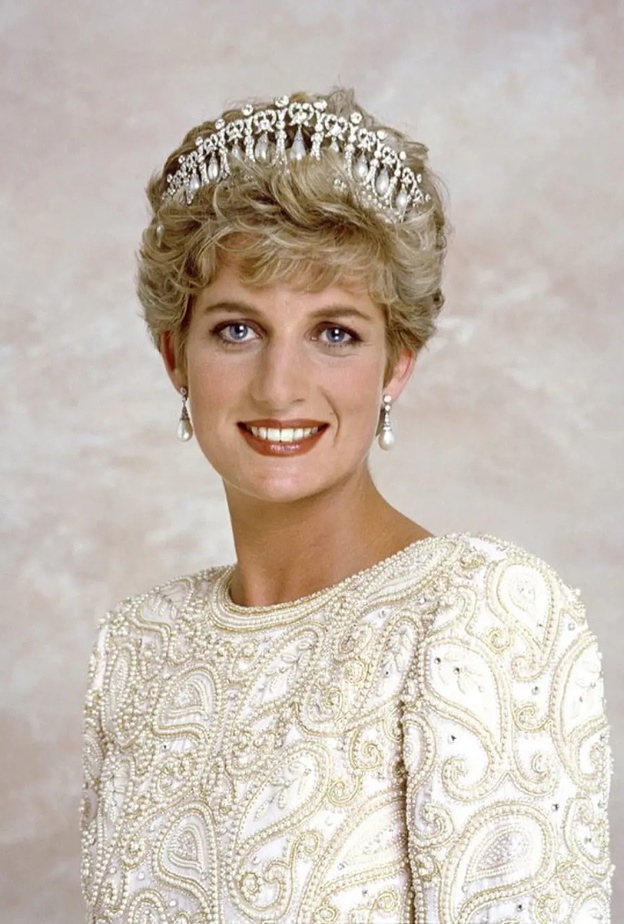 تعرفوا على هدية الزفاف التي تلقتها الأميرة ديانا من الملكة
