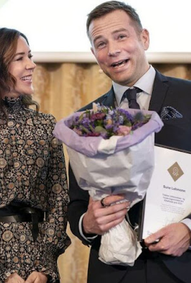 الأميرة ماري تسلم جائزة Elite Research Awards 2022