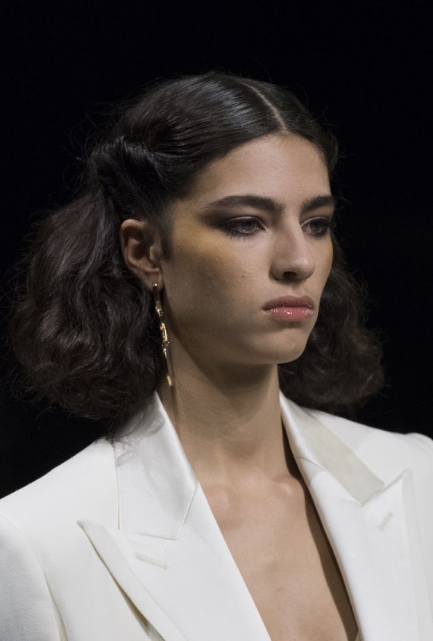 الوان صبغات شعر سوداء من دار Fendi