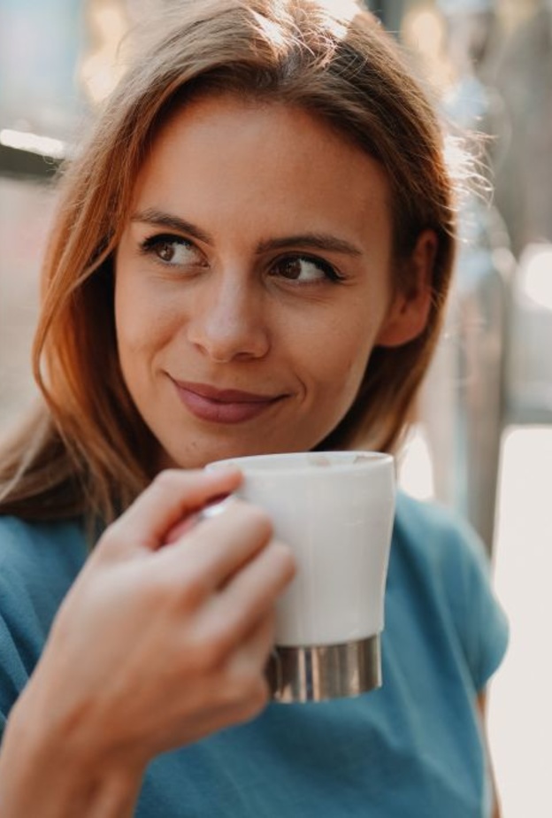 4 مشروبات آمنة لتخفيف آلام الدورة الشهرية وتسهيل نزولها