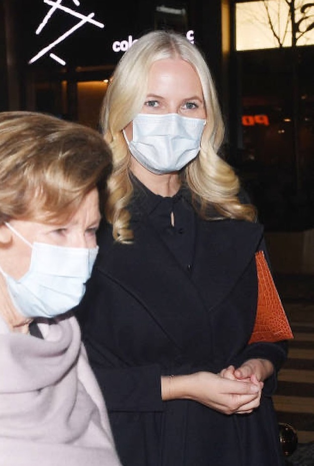 الملكة سونيا والأميرة ميت ماريت في العرض الأول لفيلم "مارجريت"