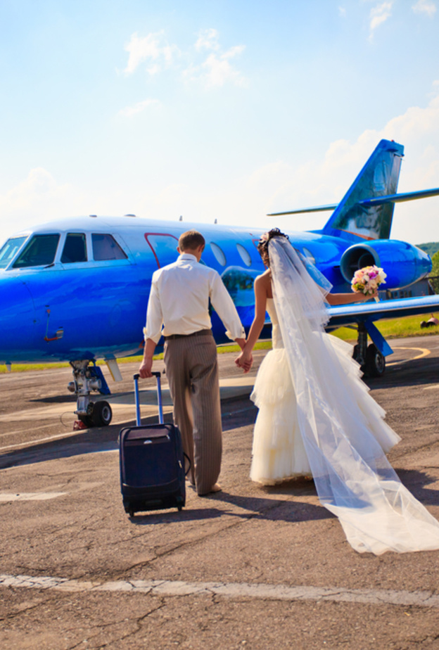 shutterstock_يمكن للعروسين ان يجعلا رحلة شهر عسلهما القصيرة ممتعة