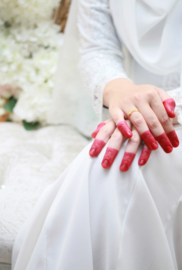 بالفيديو عروس تغفو خلال مراسم الزفاف في مشهد طريف