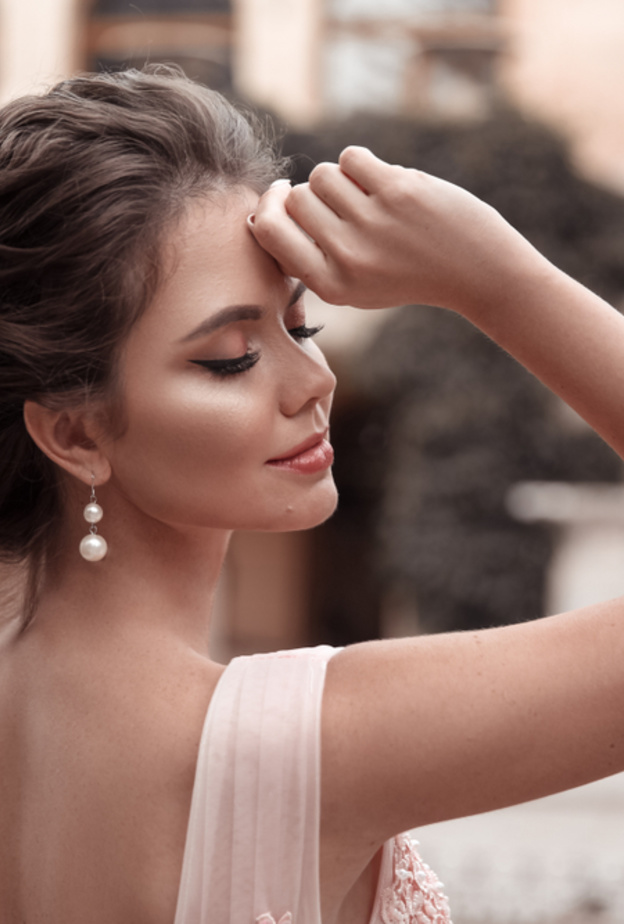 أفكار رائعة لإطلالات العرائس باللؤلؤ