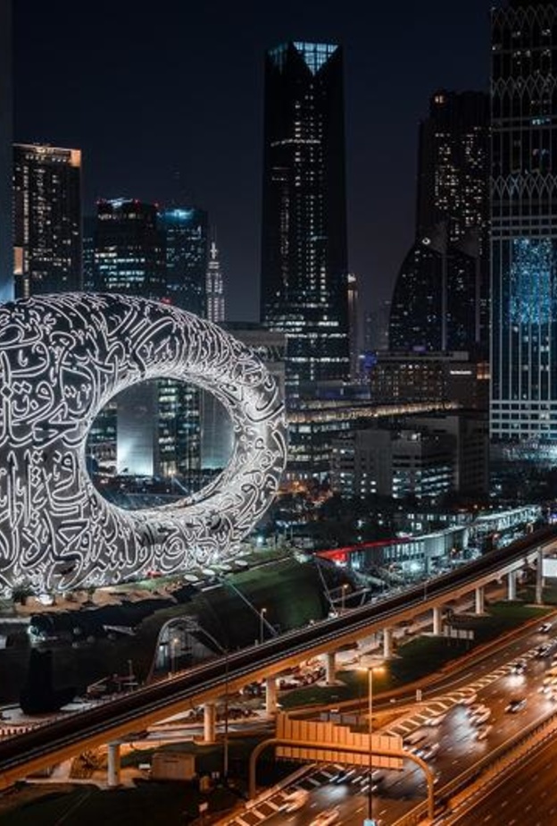 فيديو المشاهد الأولى من داخل متحف المستقبل في دبي