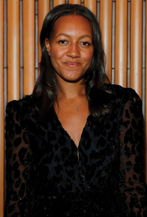 موقع Net-A-Porter يُطلق العام الأول لصندوق "فانغارد" للتعليم