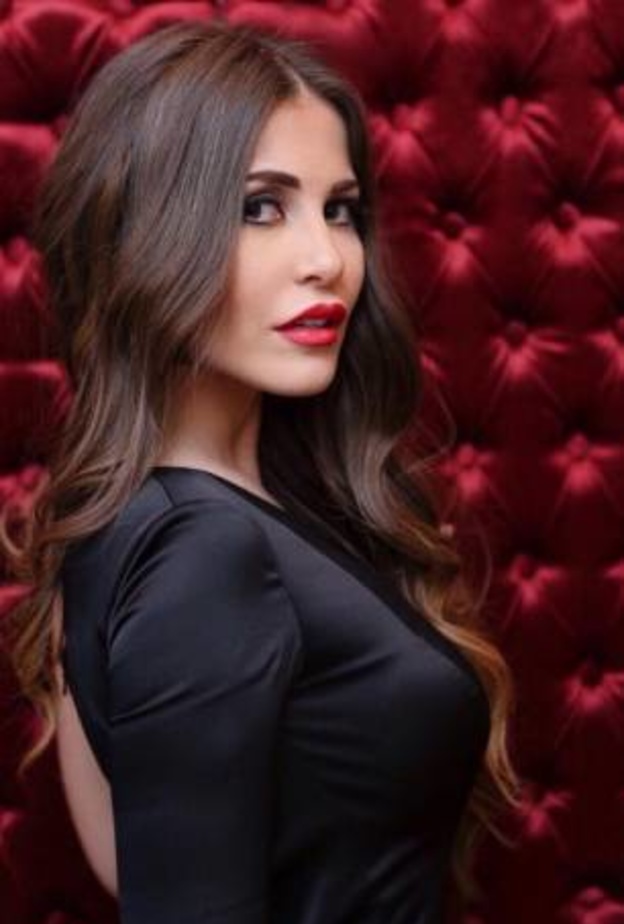  أبرز إطلالات منة حسين فهمي الجمالية بعد إعلان طلاقها