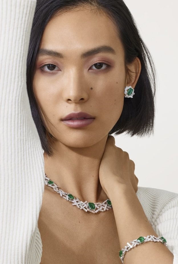 أجمل أساور الزمرد من أحدث مجموعات المجوهرات