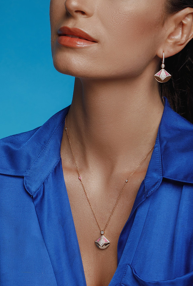 أجمل موديلات سلاسل تزين اطلالة رمضان بأناقة عصرية