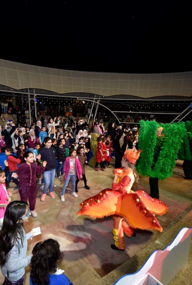 تجربة ترفيهية مشوقة بانتظار زوار الكرنفال السنوي لمربى الشارقة للأحياء المائية - المصدر وام 