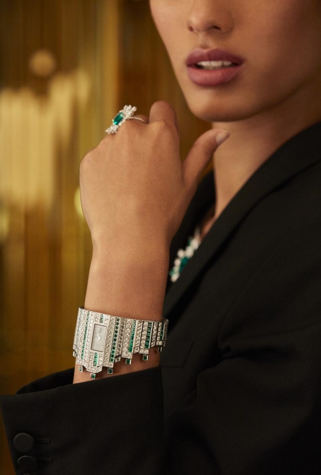 أروع الساعات النسائية الفاخرة من أحدث المجموعات العالمية (3)