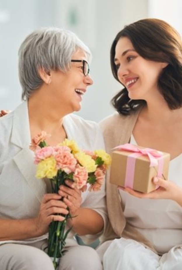 أمور يجب أخذها في الاعتبار عند شراء هدية يوم الأم للحماة