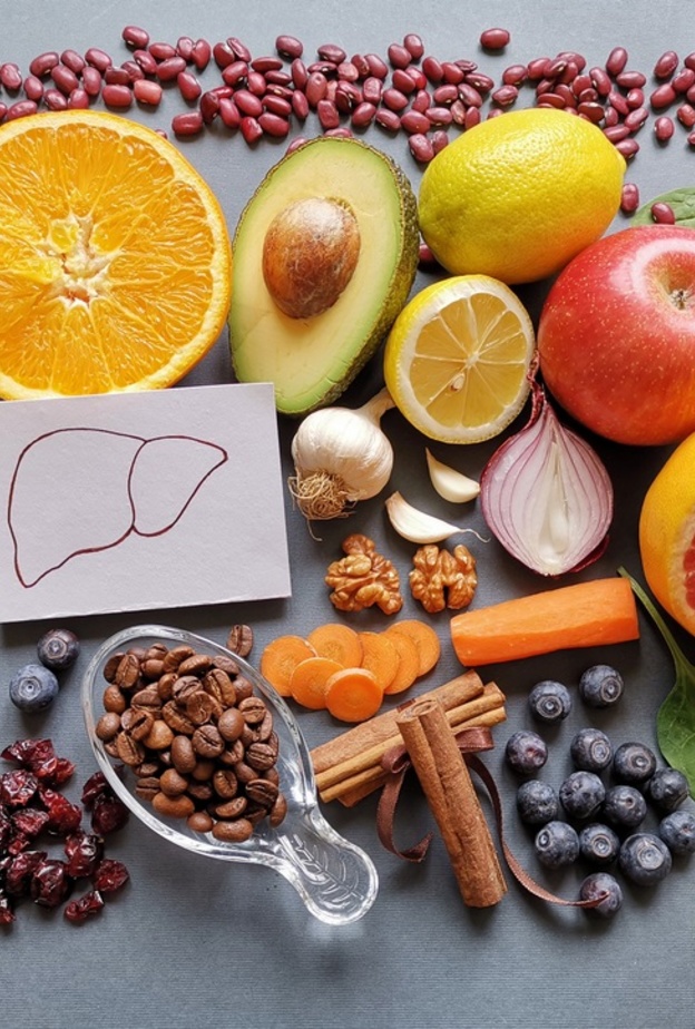 أطعمة تساعد على تنظيف الكبد ما هي