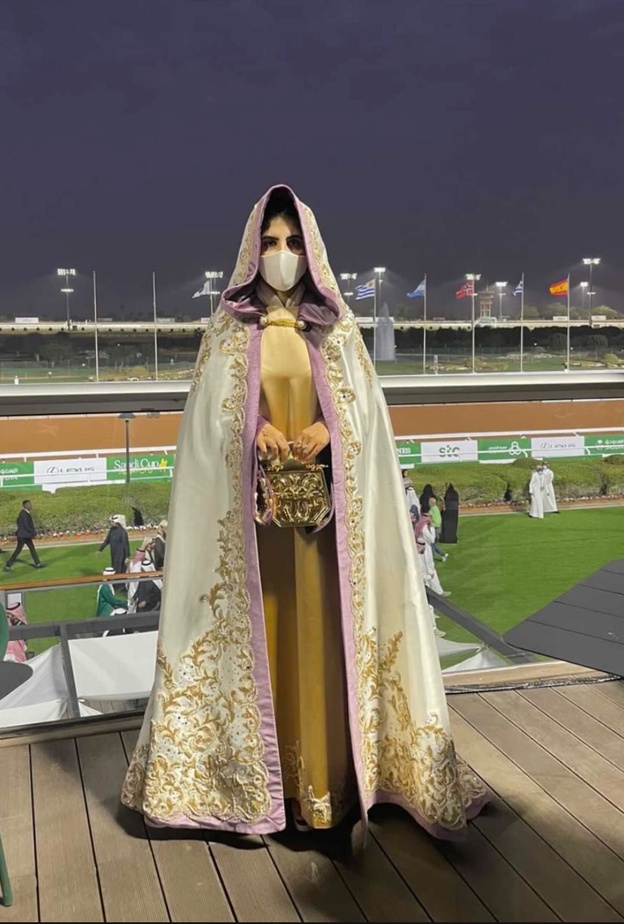 اطلالة "شهد المري" المستوحاة من التراث السعودي العريق في "كأس السعودية"