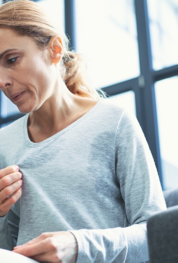 اعراض تنذر بالاصابة بالسرطان منها التعرق الشديد