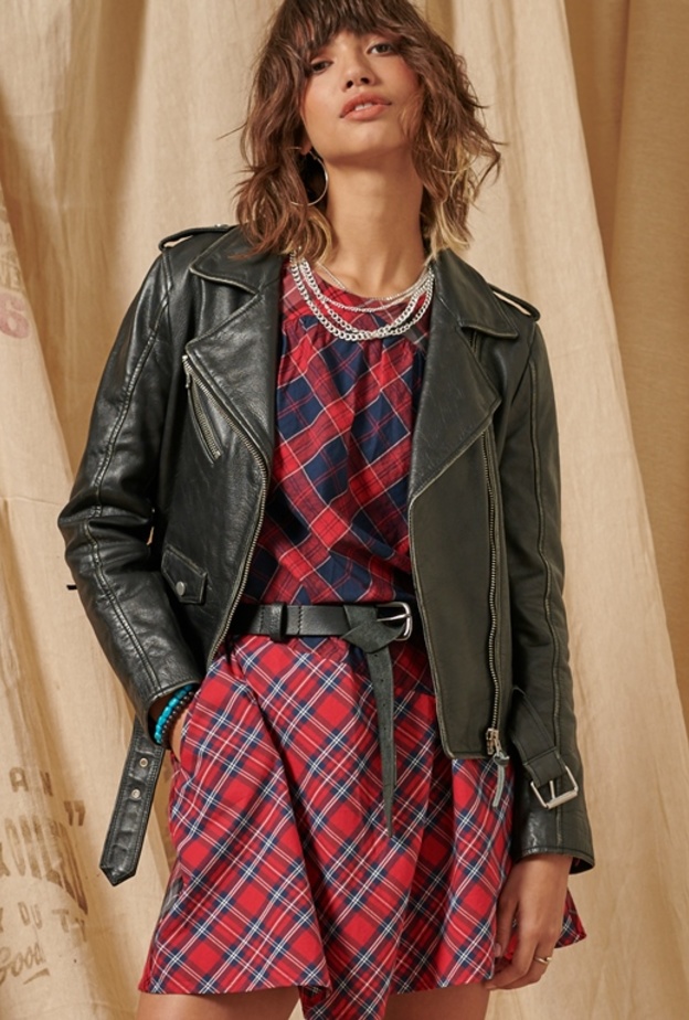 التسعينيات العقد الأكثر شعبية لإلهام الموضة على TikTok