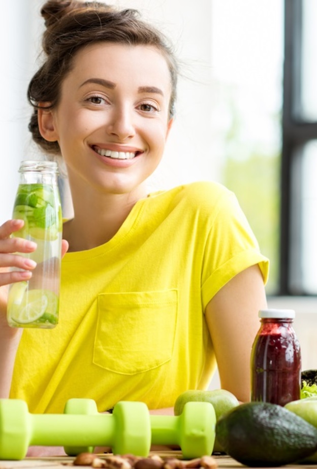 التغذية السليمة في رمضان تتحقق بشرب الماء والرياضي