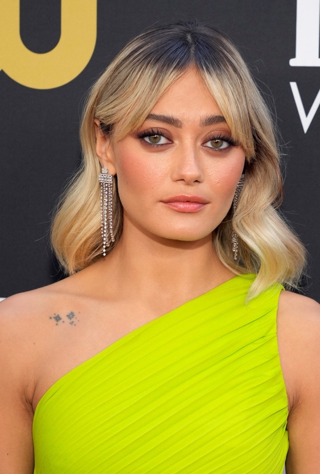 الممثلة الانكليزية Ella Purnell