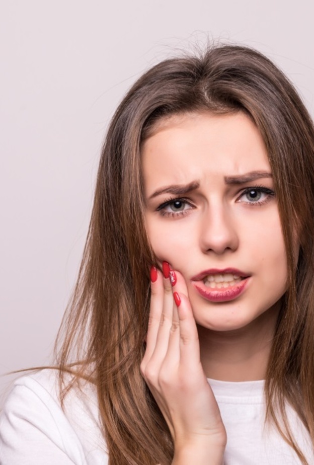 إهمال صحة الفم قد يسبب مضاعفات في القلب