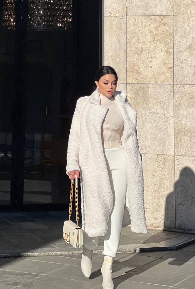 باللون الأبيض ولوك شتويّ بإمتياز