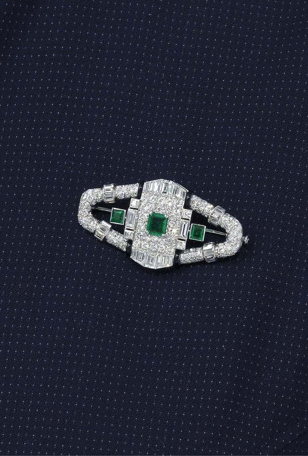 بروش أرت ديكو من الماس والزمرد