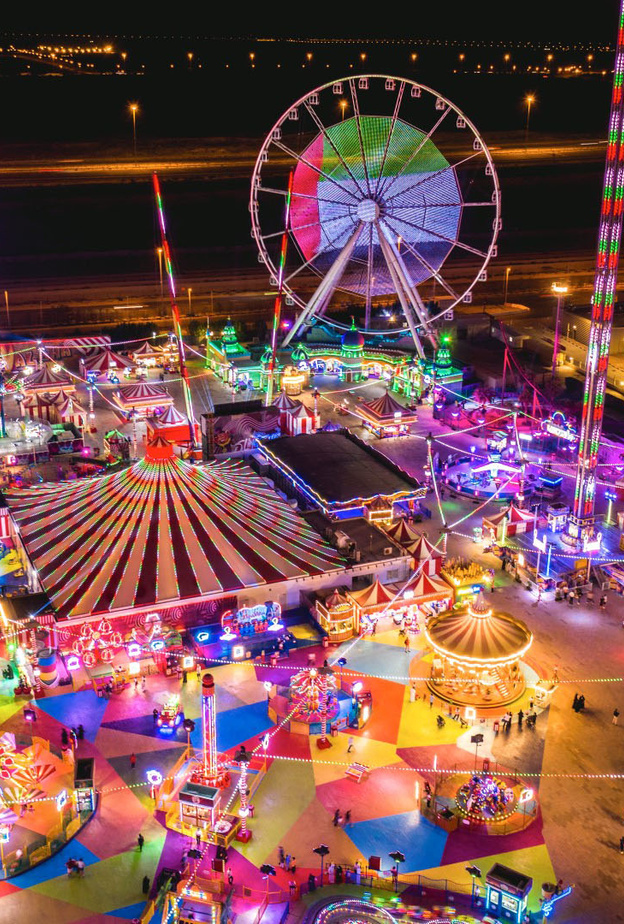 تجربة ترفيهية ساحرة في القرية العالمية